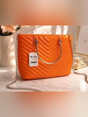 ORANGE QUILTED TOTE BAG WITH CHAIN STRAP+ LIPSTICK CASE
